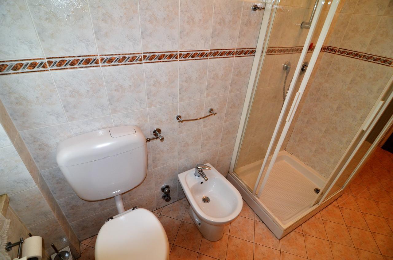 Elena Apartment Levanto Exteriör bild