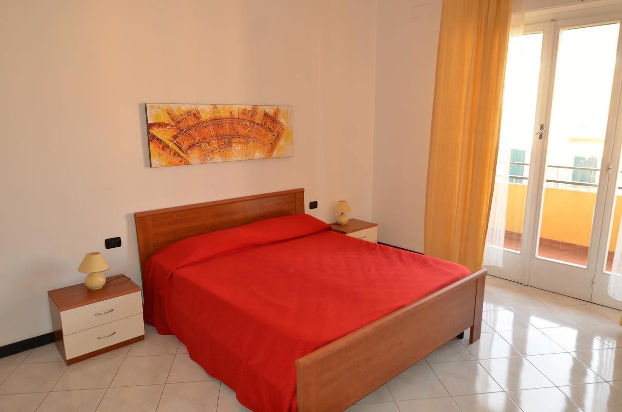 Elena Apartment Levanto Exteriör bild